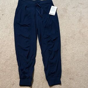 Lululemon dance studio mid rise
jogger
